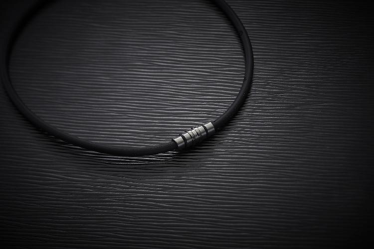 コラントッテ COLANTOTTE 磁気ネックレス クレスト プレミアム ＆ フェイスタオル 2 点セット   ABAAS