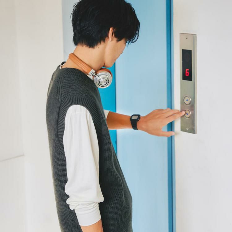 選べる特典付 カシオ ジーショック 腕時計 オリジン 電波ソーラー デジタル メンズ 国内正規品 GW-M5610U-1BJF 時計スタンド付