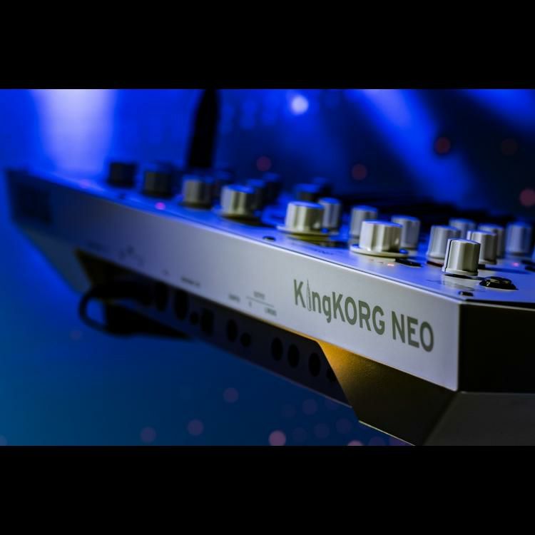 シンセサイザー KORG KingKORG NE バーチャル・アナログ・シンセサイザー NEO ボコーダー機能搭載 37鍵 ラッピング不可