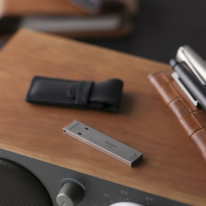 毛抜き付き！ 貝印 Kershaw カーショー 爪切り リーフタイプ  革ケース付  ツメキリ 高級 携帯 小型 PQ-1002 ギフト プレゼント