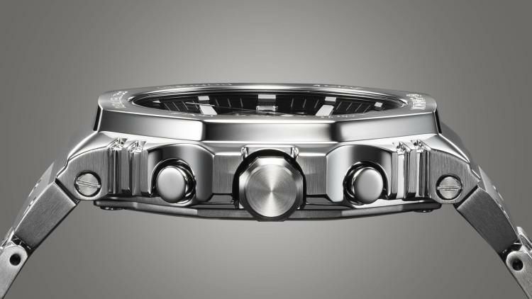 カシオ ジーショック 腕時計 Bluetooth ソーラー メタルバンド メンズ 国内正規品 GMC-B2100AD-2AJF 木製時計スタンド付